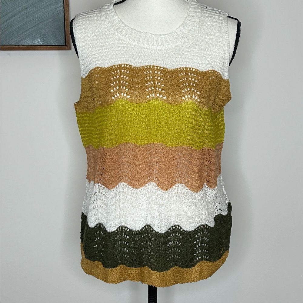 NWT BOBEAU sleeveless sweater, Large